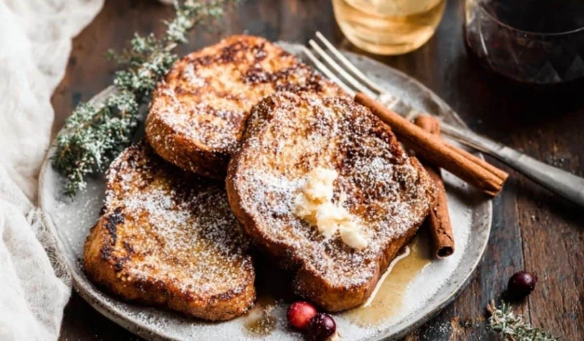 easiest-gingerbread-french-toast-breakfast