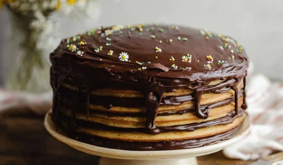 Smith Island Cake with layered chocolate fudge