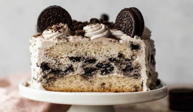 Cookies and Cream Cake with Oreos on cake stand