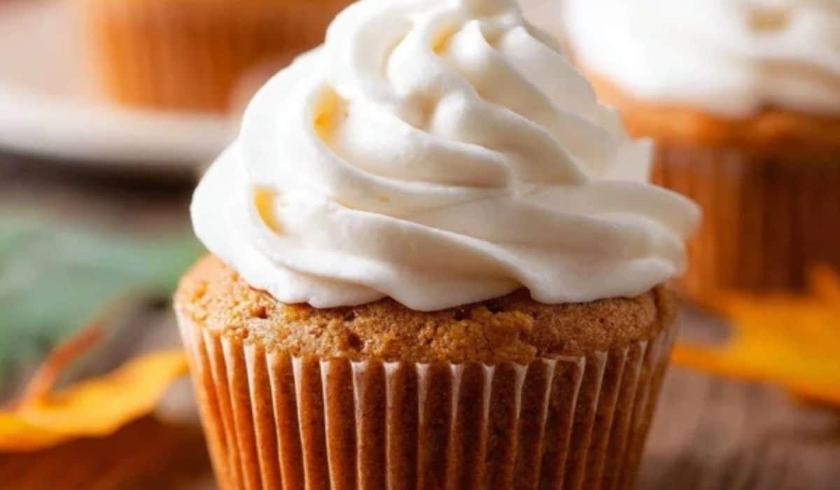 Pumpkin Spice Cupcakes with Marshmallow Frosting