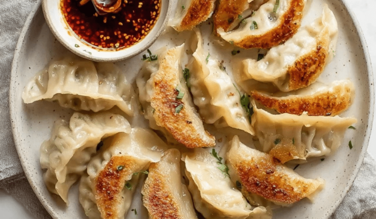 Vegetable Dumplings with crispy bottoms and soy-vinegar dipping sauce